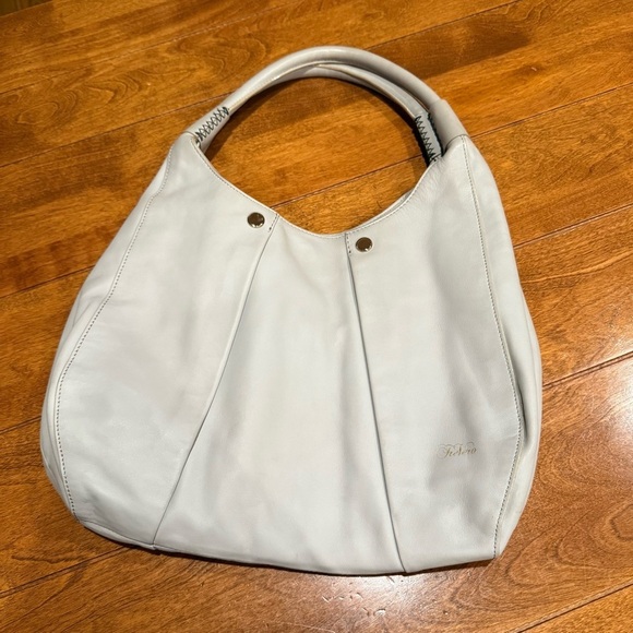 Tre Vero Handbags - Vintage Tre Vero Leather Hobo